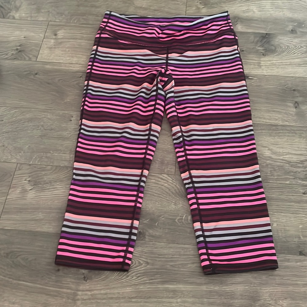 Gap Fit Striped Capri Leggings Size M